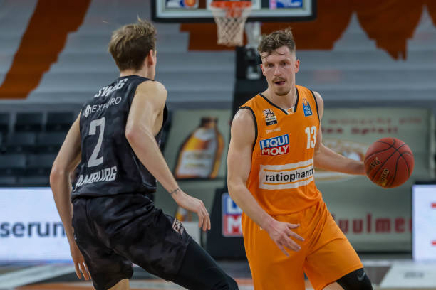 及掩耳之势 及掩耳之势