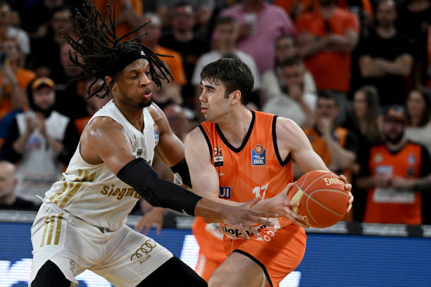 更是一个激 更是一个激